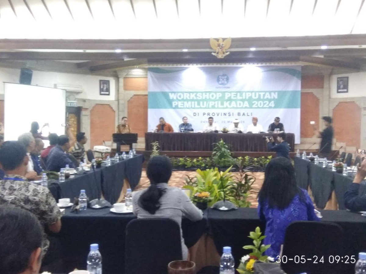 Peserta yang terdiri dari Pimpinan Redaksi dan wartawan di Bali sangat antusias mengikuti Workshop Peliputan Pemilu/ Pilkada 2024 yang digelar Dewan Pers, di Hotel Truntum Kuta, Kamis 30 Mei 2024.