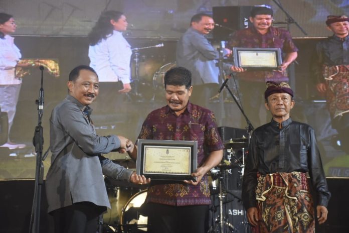 Pj Bupati Jendrika Tutup Festival Semarapura 2024 