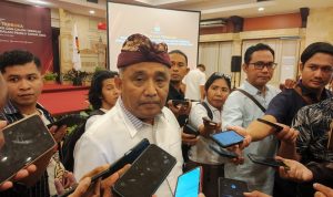 Ketua KPU Bali I Dewa Agung Gede Lidartawan saat diwawancarai pada Kamis, 2 Mei 2024.