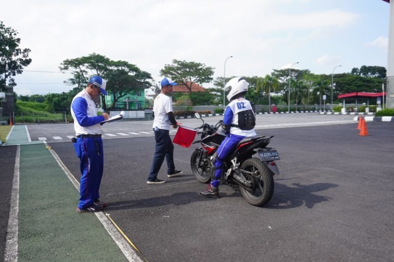 Antusiasme Tinggi, Astra Motor Bali Gelar Kompetisi Safety Riding Advisor Community 2024