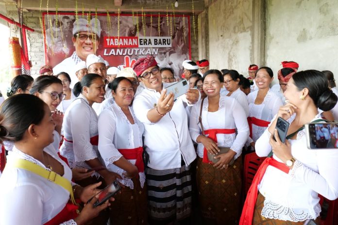 Komitmen Membangun Bersama, Bupati Sanjaya Apresiasi Kekompakan Warga Desa Gadungan Dalam Membangun Karya