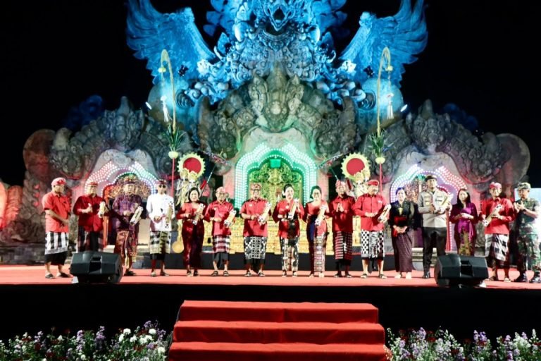Bupati Tabanan Buka Pesta Kesenian Bali ke-46