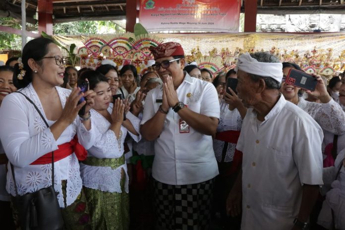 Bupati Tabanan Kuatkan Komitmen Pelestarian Budaya Melalui Upacara Yadnya