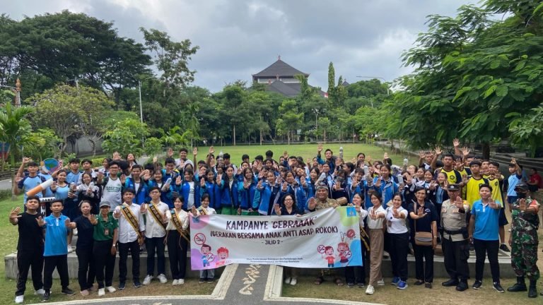 Forum Anak Daerah Denpasar Gaungkan Aksi Anti Rokok di Taman Kota Lumintang