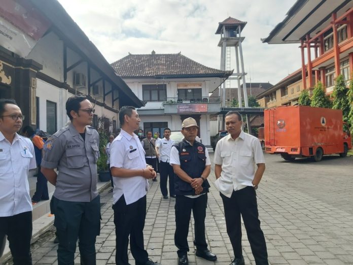 Gudang Logistik BPBD Bali Terbakar, Sekda Bali Tinjau Langsung dan Instruksikan Tindakan Cepat