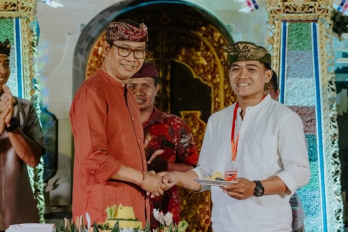 Wakil Bupati I Ketut Suiasa menghadiri perayaan HUT. ST. Widya Dharma Ke-45 Tahun Banjar Sayan Baleran, Desa Werdi Bhuana, Kecamatan Mengwi, Badung, Sabtu (29/6) di Wantilan Pura Desa, Desa Adat Banjar Sayan.