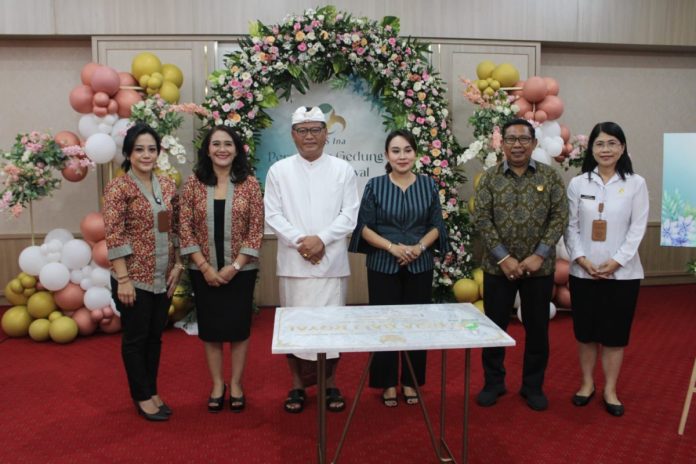 Tingkatkan Layanan Kesehatan, Sekda Alit Wiradana Resmikan RSIA Bali Royal