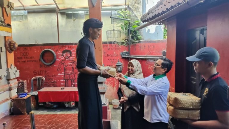 Lewat Tradisi 'Ngejot', LDII Bali Bagikan 12 Ribu Paket Daging Hewan Kurban