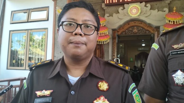 Majelis hakim Pengadilan Negeri Tabanan telah menjatuhkan hukuman enam tahun penjara kepada Kadek Dwi Arnata alias Jero Dasaran Alit