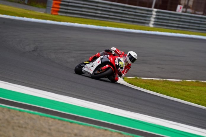 Pebalap Indonesia Kuasai ARRC Motegi dengan CBR250RR Pebalap Indonesia Kuasai ARRC Motegi dengan CBR250RR