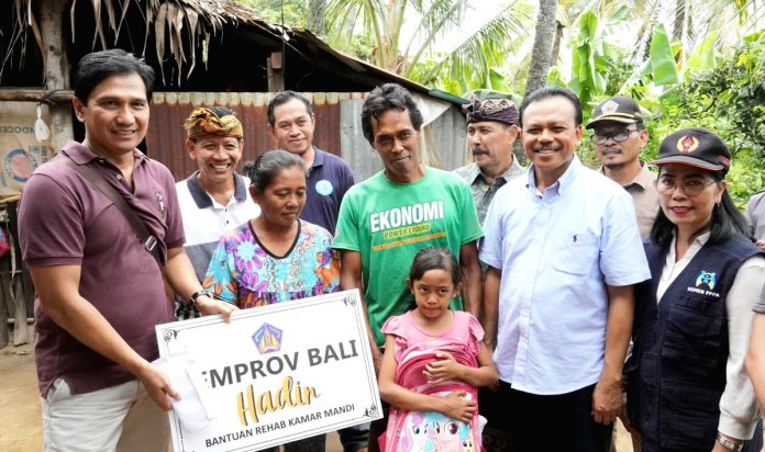 Pemprov Bali kembali Hadir Beri Bantuan Warga Kurang Mampu di Desa Bondalem