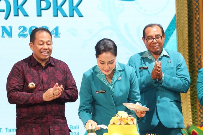 Pj Mahendra Jaya Apresiasi Peran TP PKK Provinsi Bali dalam Penurunan Angka Kemiskinan Ekstrim dan Stunting