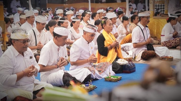 Sekda Jembrana Hadiri Upacara Rsi Bojana di Pura Majapahit, Desa Baluk