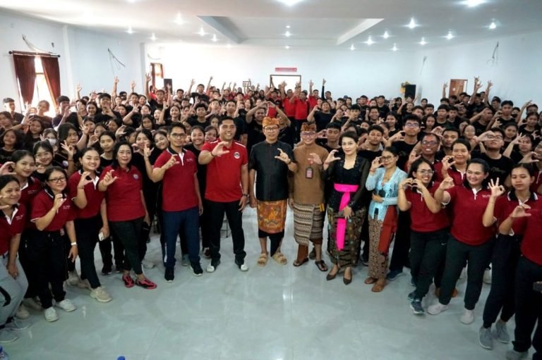 Wabup Suiasa Dorong Generasi Muda Kabupaten Badung Aktif Cegah HIVAIDS