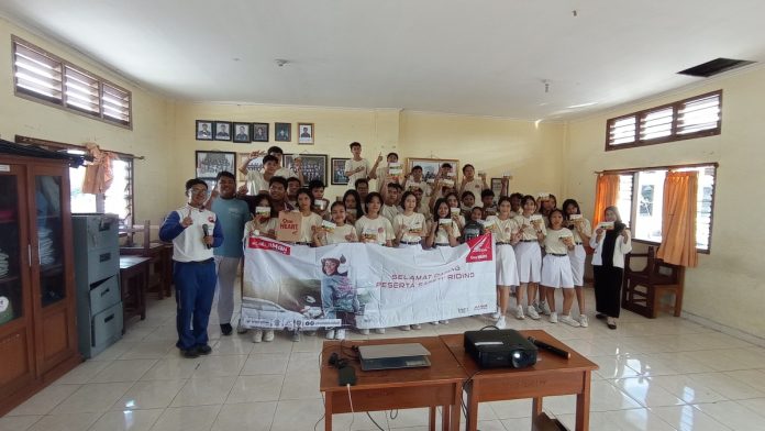 Astra Motor Bali Kuatkan Semangat #Cari_Aman di Kalangan Pelajar SMA Harapan Nusantara