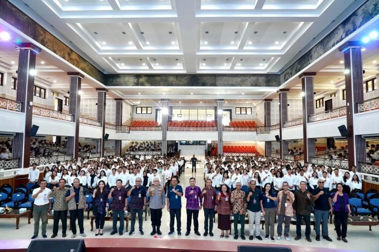 Tingkatkan Literasi Keuangan, OJK Bali Gandeng Mahasiswa Udayana ke Desa