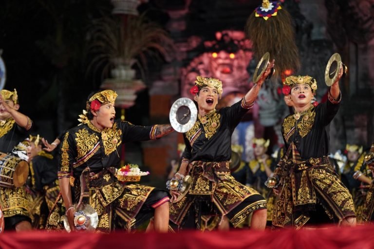 Sekaa Baleganjur Dewa Ayu Duta Badung Bawakan Cerita “Wayah” pada Lomba Baleganjur PKB ke-46