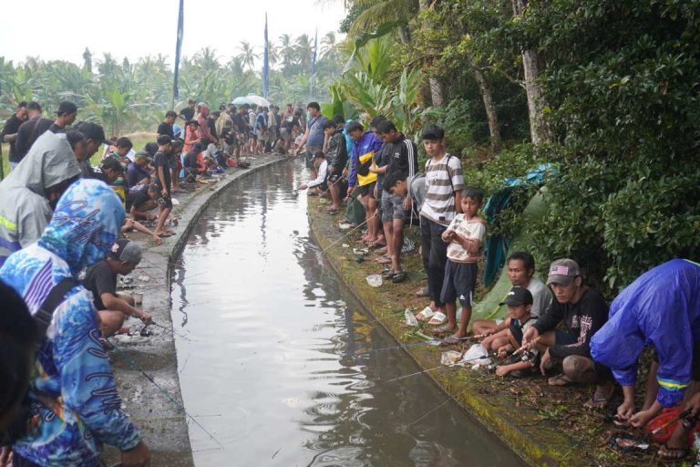 Ratusan Mancing Mania Antusias Hadiri Lomba Mancing di Banjar Bengkel Meski Diguyur Hujan Deras