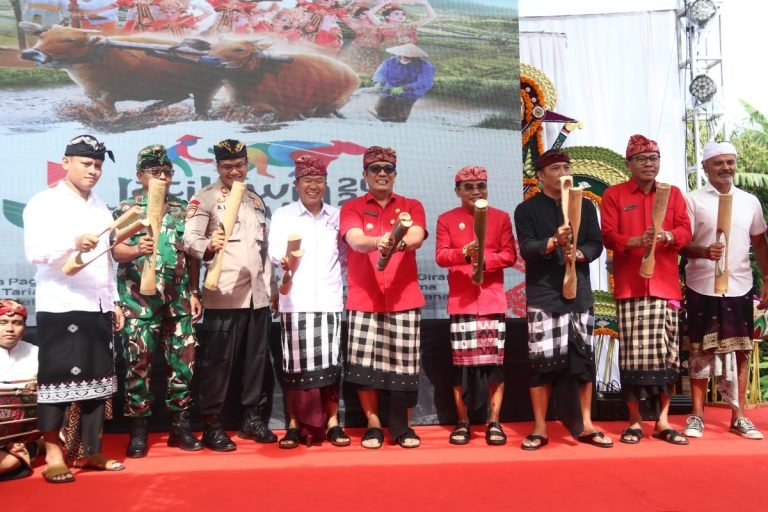 Rayakan Keindahan Potensi Pertanian dan Wisata, Bupati Tabanan Buka Festival Jatiluwih V 2024