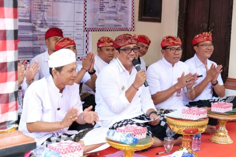 Bupati Sanjaya Apresiasi Karya Dewa Yadnya Warga Desa Meliling dan Pohgending