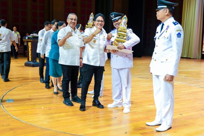 Bupati Giri Prasta Resmi Perpanjangan Masa Jabatan Perbekel dan BPD Kabupaten Badung