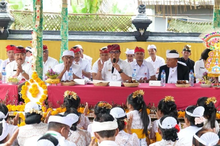 Bupati Tabanan Hadiri Upacara Ngenteg Linggih di Desa Munduk Temu