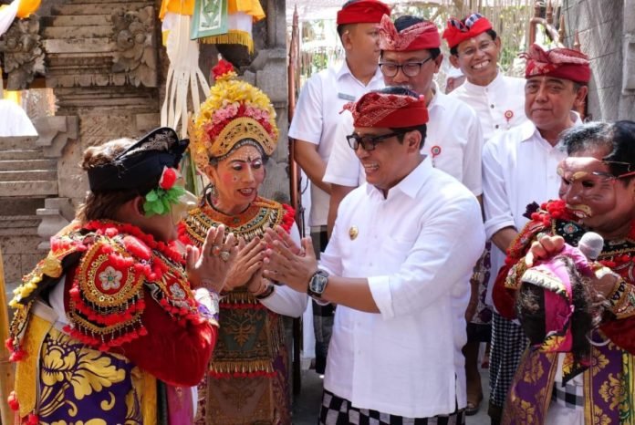 Bupati Tabanan Saksikan Karya Agung di Pura Panti Pratisentana Bendesa Manik Mas