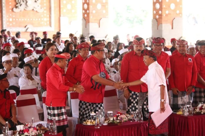 DPC PDI Perjuangan Kabupaten Tabanan, di bawah komando I Komang Gede Sanjaya menggelar acara Sosialisasi Haluan Pembangunan Bali Masa Depan
