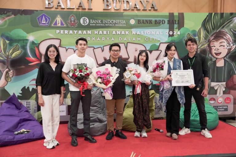 Sekda Wayan Adi Arnawa saat menjadi Narasumber dalam Talkshow Swakarya Praba di Lobby utama Balai Budaya Giri Nata Mandala, Puspem Badung, Minggu (28/7).