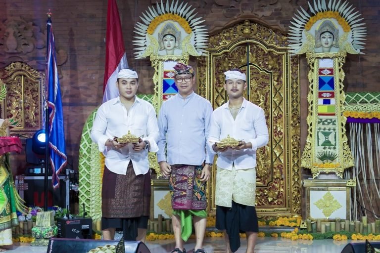 Wabup I Ketut Suiasa menghadiri Puncak Perayaan HUT. Sekaa Teruna Teruni (STT) Sila Dharma Banjar Tengah dan STT. Sila Karma Banjar Baler Pasar, Desa Adat Tegal, Minggu (14/7).
