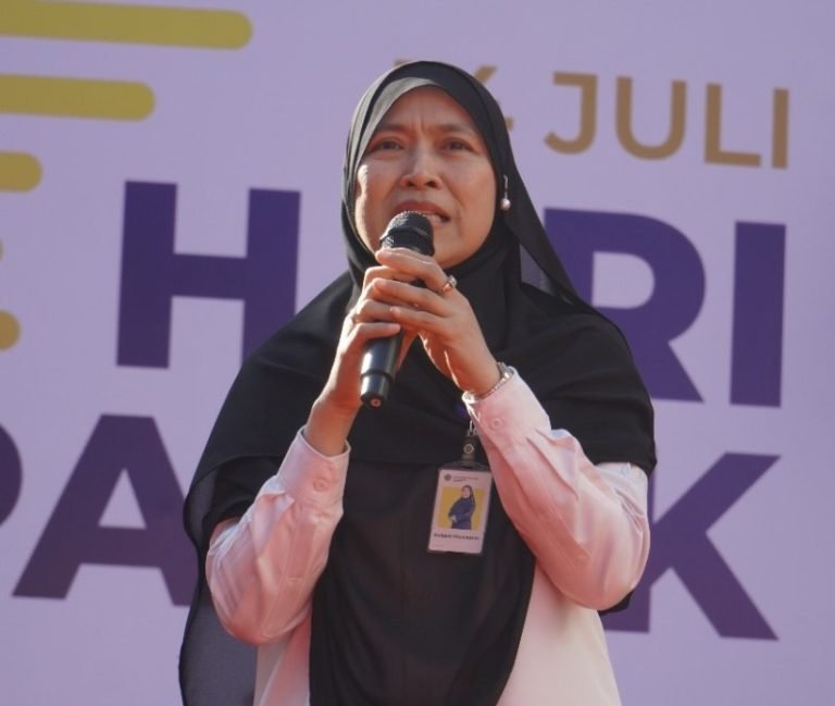 Nurbaeti Munawaroh, Kepala Kanwil DJP Bali saat memperingati Hari Pajak 2024