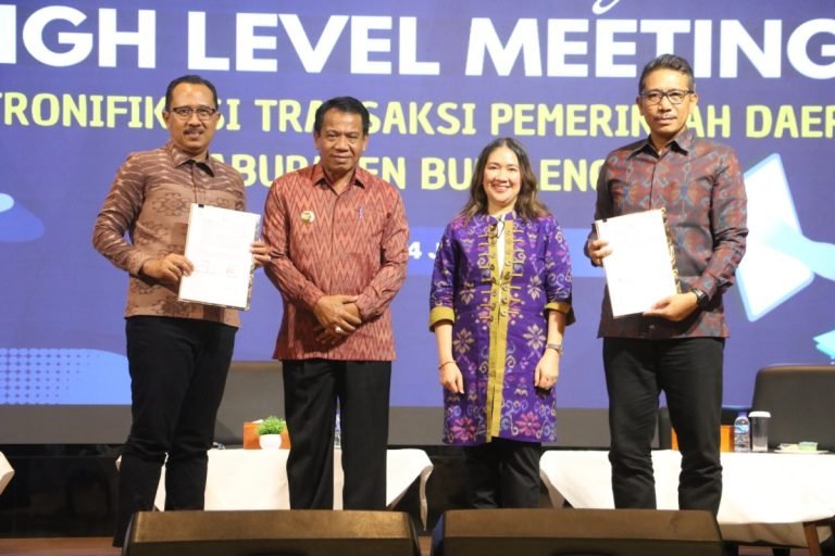 Pemkab Buleleng Tandatangani Kerjasama dengan BPD Bali untuk Digitalisasi Transaksi Keuangan