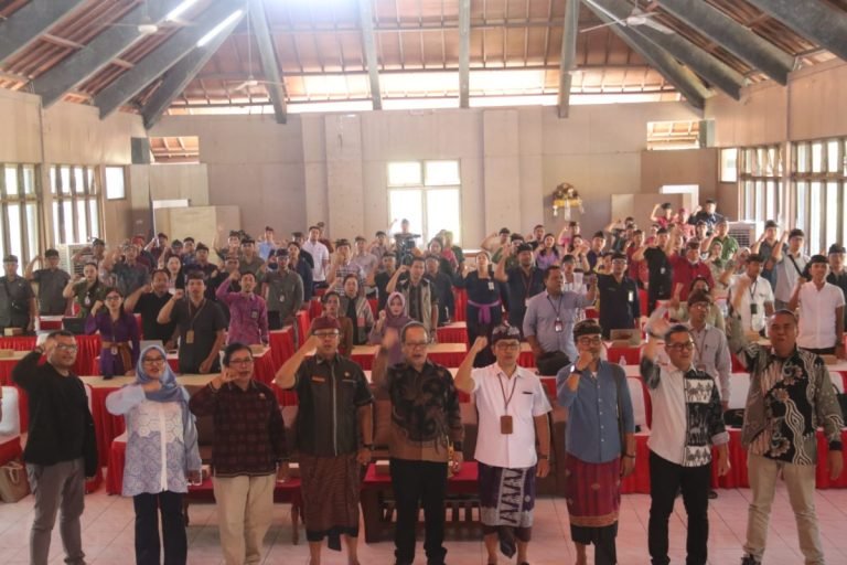 Pemkab Buleleng dan Kominfo Gelar Bimtek 'Meracik Berita ala Infopublik'