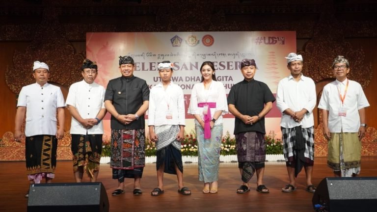 Pj Gubernur Bali Lepas Kontingen Utsawa Dharma Gita Tingkat Nasional - XV