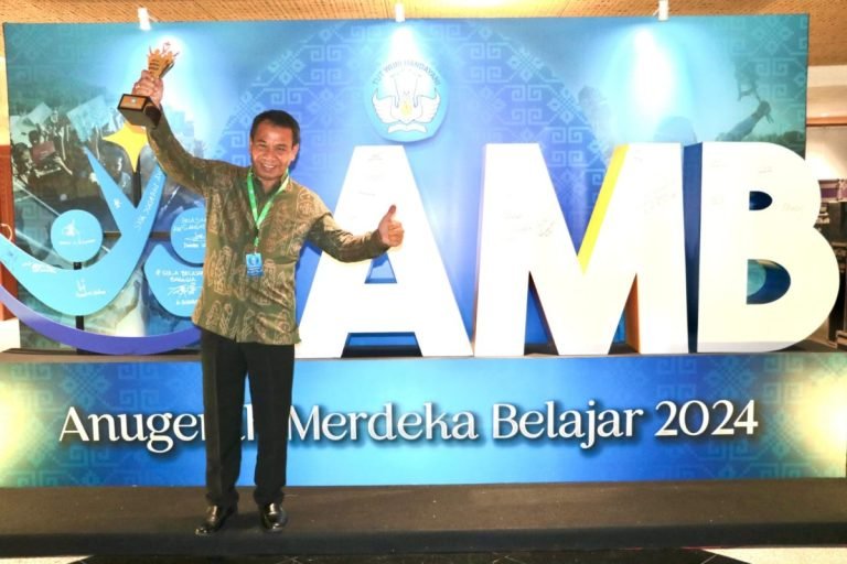 Pj Bupati Lihadnyana Raih Anugerah Merdeka Belajar 2024 sebagai Pengelola PIP Terbaik