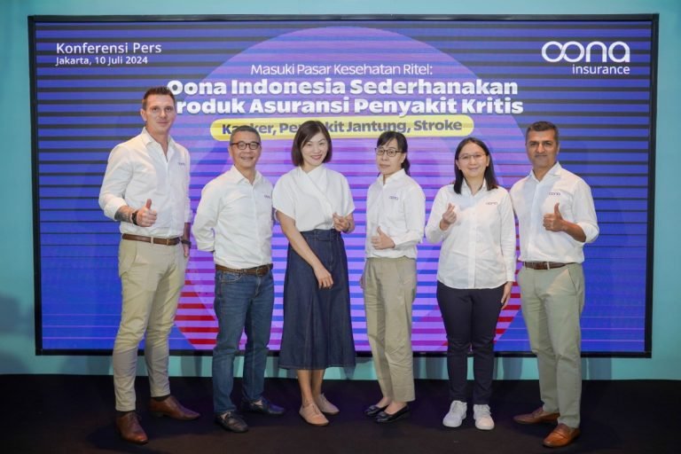 (Dari kiri ke kanan) Julien Pierre Combaret (Commercial Director, Oona Indonesia); Vincent C. Soegianto (President Director & CEO CEO, Oona Indonesia); Mylene Ong (Group Chief Marketing Officer, Oona Insurance Group); Liani Chandra (Finance Director, Oona Indonesia); Fenni Sutanto (Technical Director, Oona Indonesia); Abhishek Bhatia (Founder & Group CEO, Oona Insurance Group)