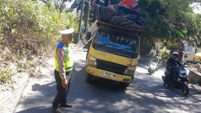 Truk Mogok di Tanjakan Goa Gong kembali Terjadi, Sopir Ditindak Tegas