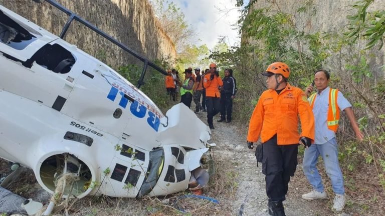 Helikopter Bali Heli Tour Alami Kecelakaan di Pecatu, Lima Orang Selamat