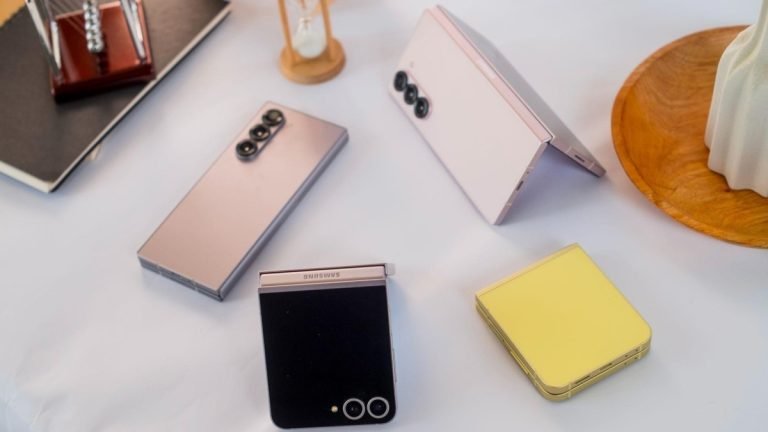 Pre-order Galaxy Z Fold6 dan Galaxy Z Flip6 sekarang untuk mendapatkan nilai promo hingga Rp8 juta dengan Galaxy AI yang telah dioptimalkan untuk user experience yang lebih seamless
