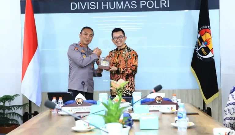Divisi Humas Polri menggelar audiensi dengan Lembaga Administrasi Negara (LAN) demi meningkatkan sinergisitas di Gedung Divisi Humas Polri