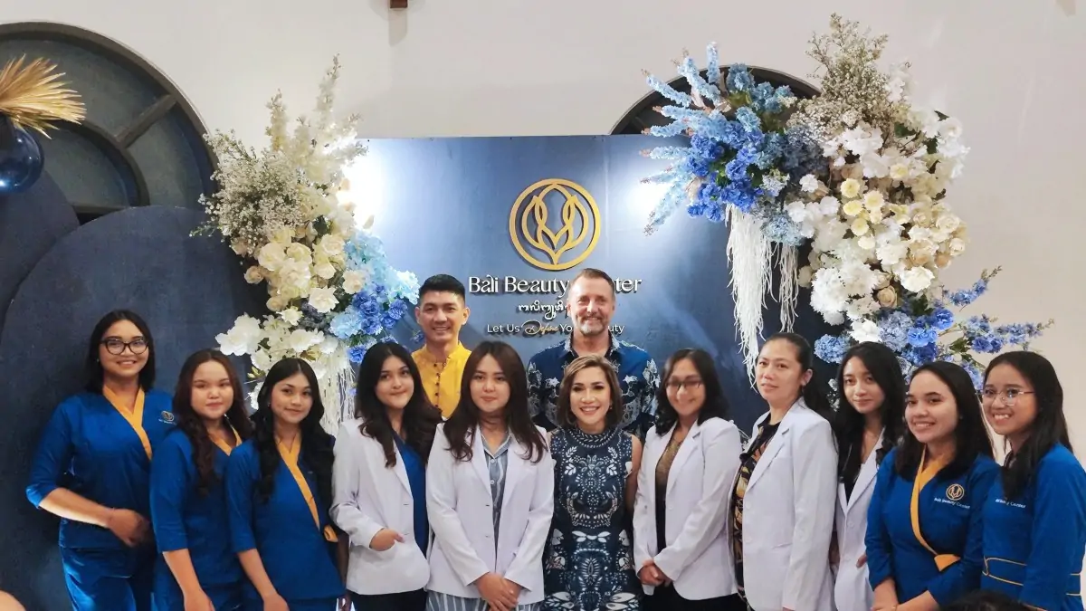 Jajaran management dari Bali Beauty Center yang siap melayani perawatan kecantikan masyarakat Bali