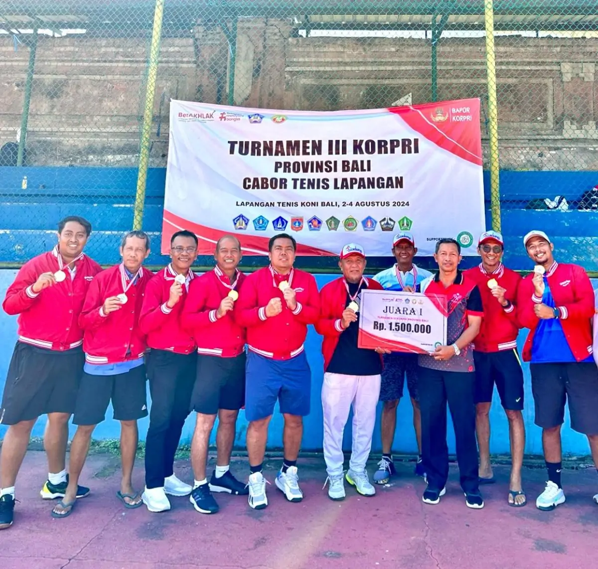 Raih Medali Emas, Korpri Badung Juara Turnamen Tenis Lapangan Beregu Putra