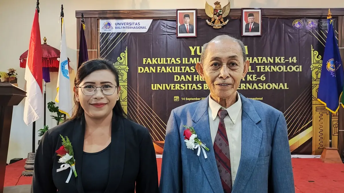 Dua Dekan dari Fakultas Ilmu-ilmu Kesehatan UNBI, dr. I Gusti Ngurah Mayun, Sp.HK dan Dekan FBSTH, Ni Made Sintya Noviana Utami, S.Psi., M.Psi., Psikolog