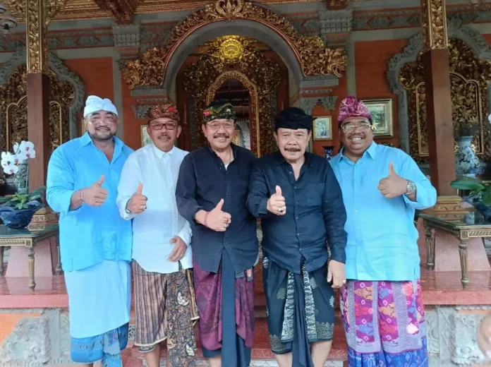 Paslon Gubernur Bali Mulia-PAS Terima Doa Restu di Puri Saren Agung Ubud