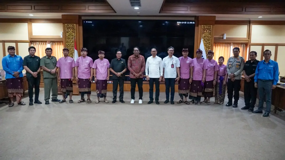 Plt. Bupati Badung, I Ketut Suiasa menghadiri acara pengukuhan dan pelantikan Pengurus Serikat Media Siber Indonesia (SMSI) Kabupaten Badung