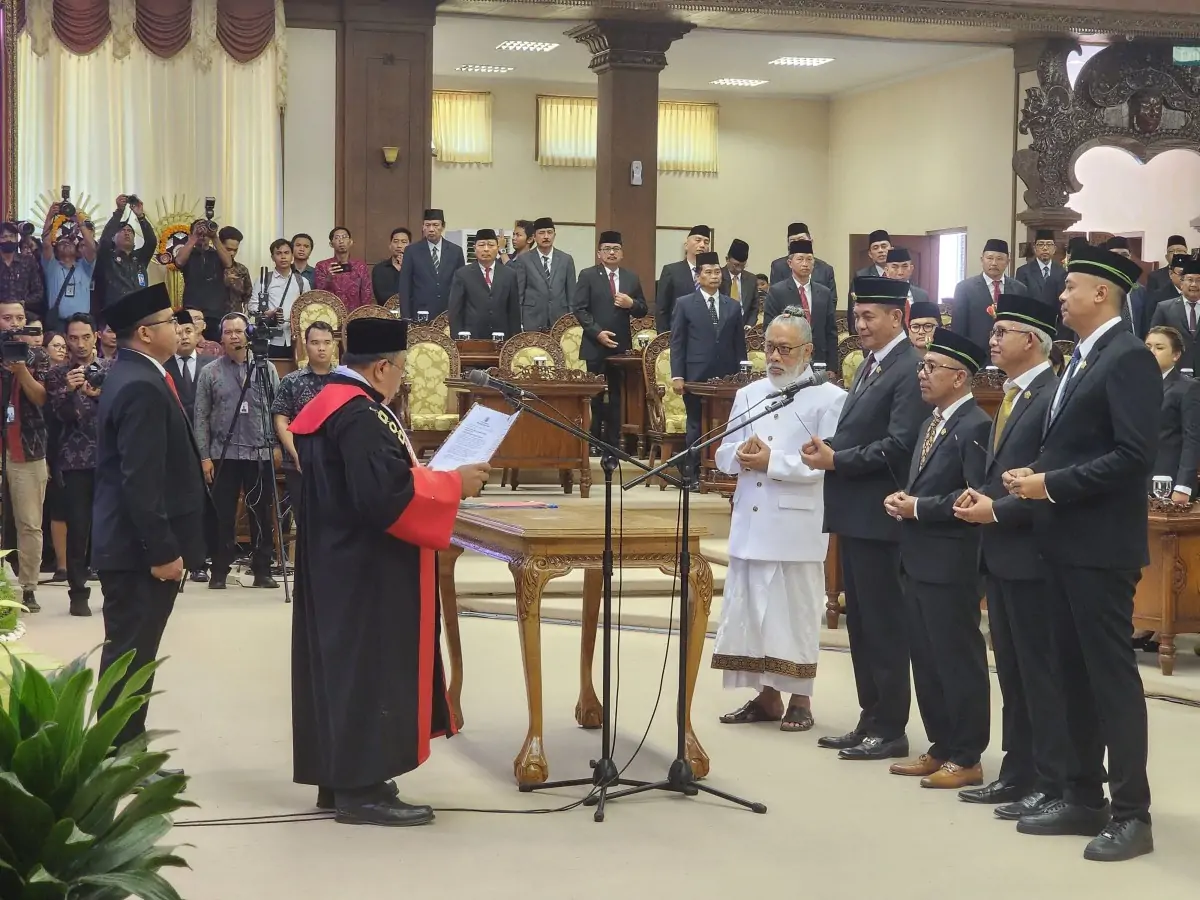 Pimpinan DPRD Bali saat pelantikan pada Selasa, 8 Oktober 2024.