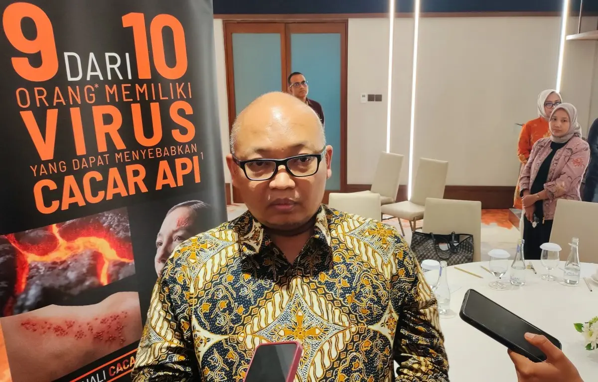 DR. dr. Sukamto Koesnoe, SpPD-KAI – Ketua Satgas Imuniasasi Dewasa