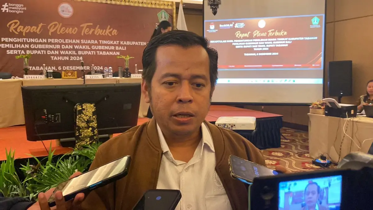Komisi Pemilihan Umum (KPU) Kabupaten Tabanan menyelenggarakan rapat pleno terbuka rekapitulasi hasil perhitungan perolehan suara