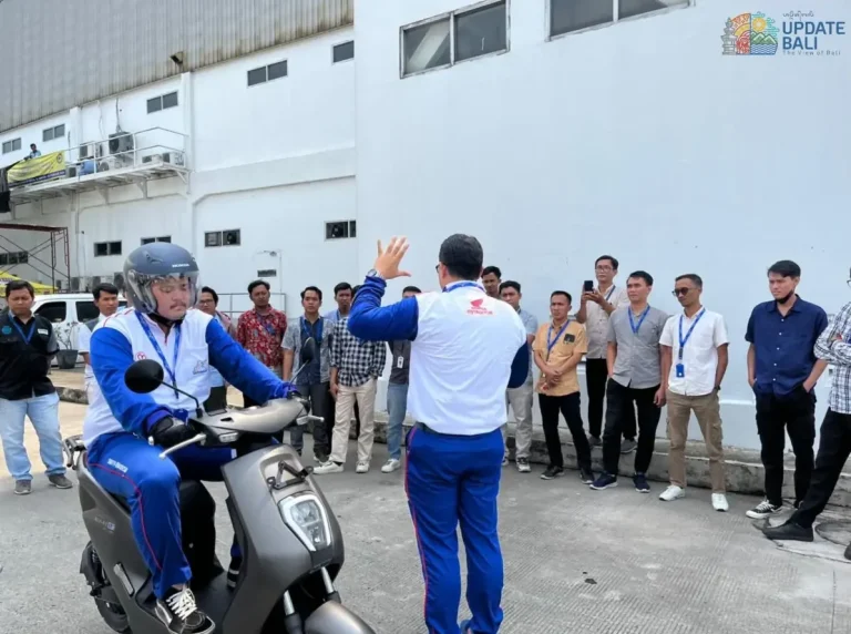 PT Astra Honda Motor (AHM) terus menunjukkan komitmennya di era elektrifikasi kendaraan bermotor dengan berbagai inisiatif nyata.
