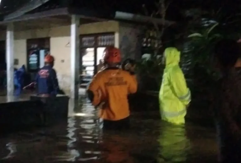 Puluhan KK di Seririt Terdampak Banjir Akibat Hujan Deras